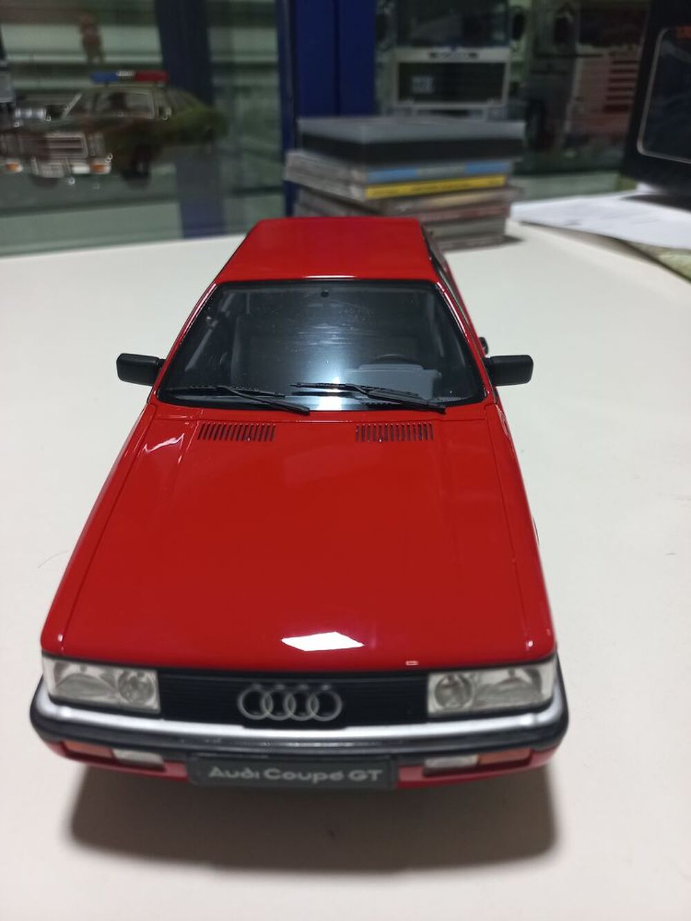 Voiture de Collection miniature &eacute;chelle 1/18&egrave;me audi quattro 