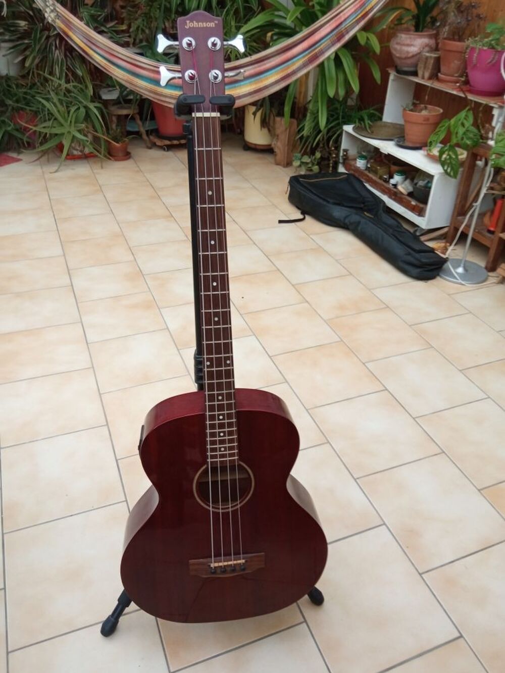 Basse &eacute;lectro-acoustique Johson Instruments de musique