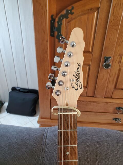 Guitare electrique 100 Heudicourt (80)