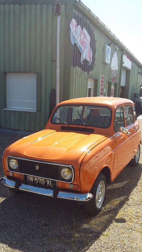 Renault r4 entièrement restaurée d'or