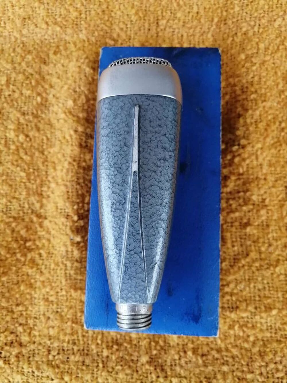 Sennheiser MD21 avec sa bo&icirc;te en bois bleue d'origine Audio et hifi