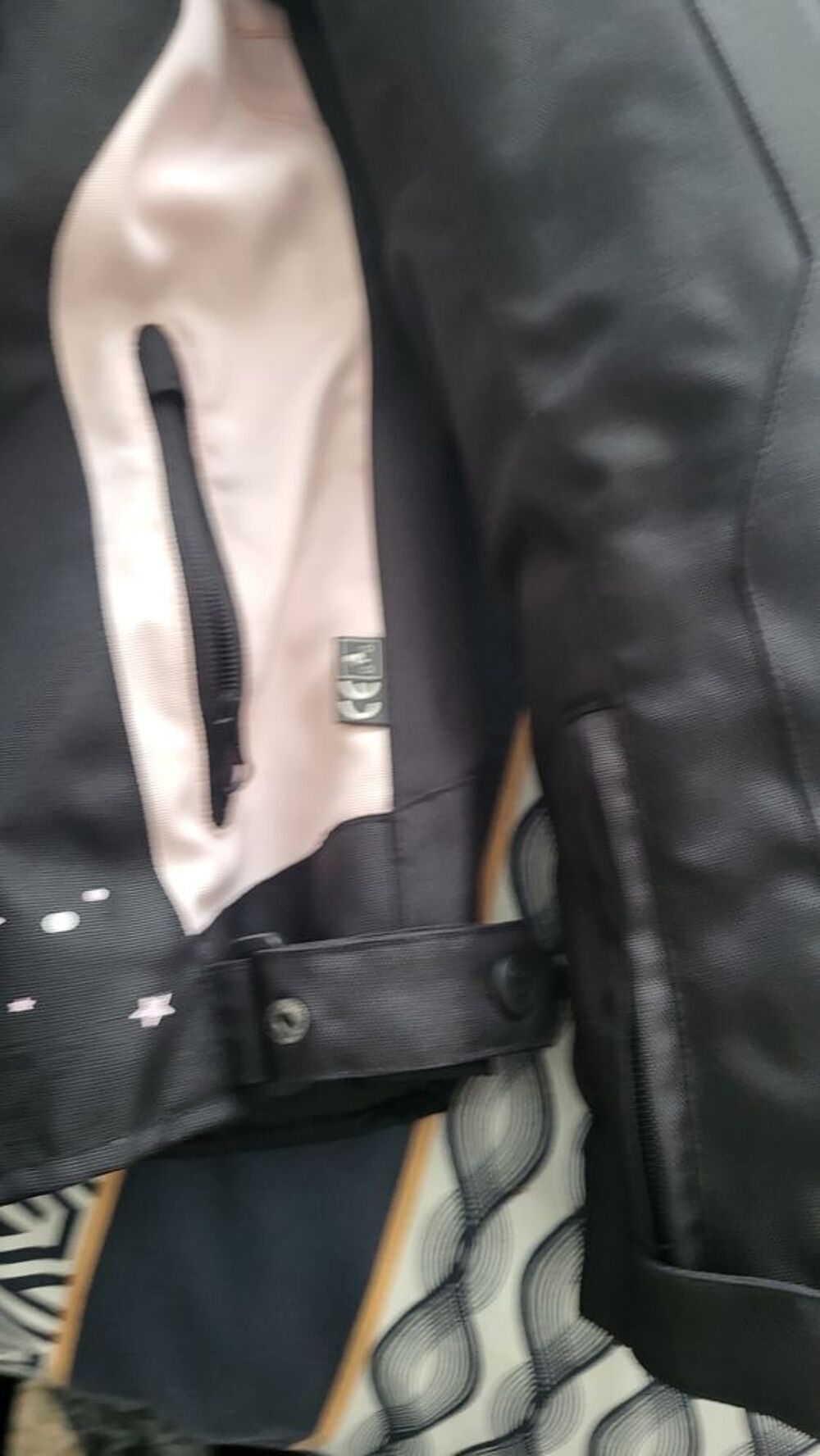 blouson moto 
Vêtements