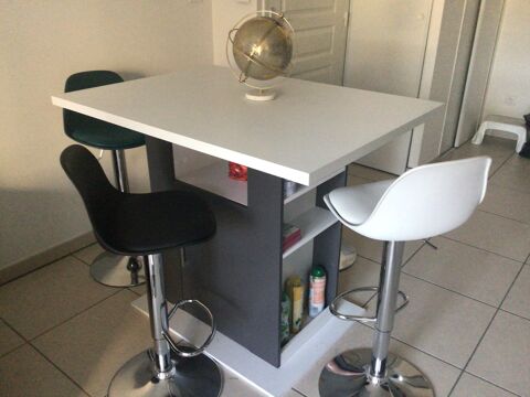 �lot et ses 4 tabourets 200 Lozanne (69)