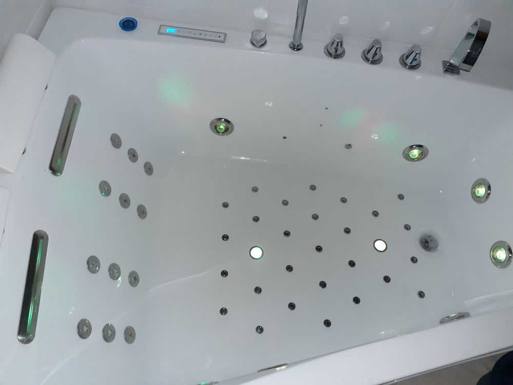 Baignoire balneo Meubles