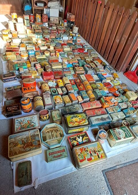 Lot de 450 boîtes anciennes Vif (38)