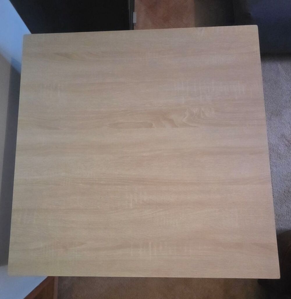 Table carr&eacute;e Pieds m&eacute;talliques Meubles