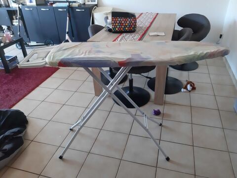 table de repassage grand 25 Lyon 7 (69)