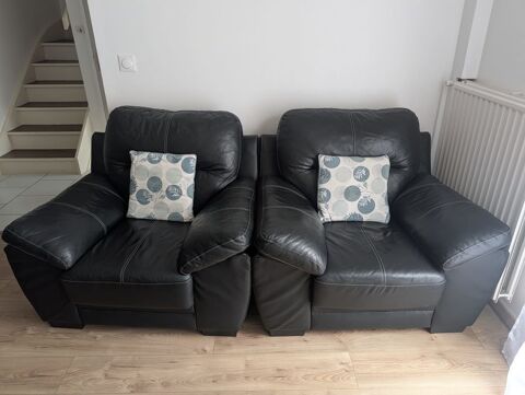 Fauteuil en cuir noir en tr�s bon �tat  150 �ragny (95)