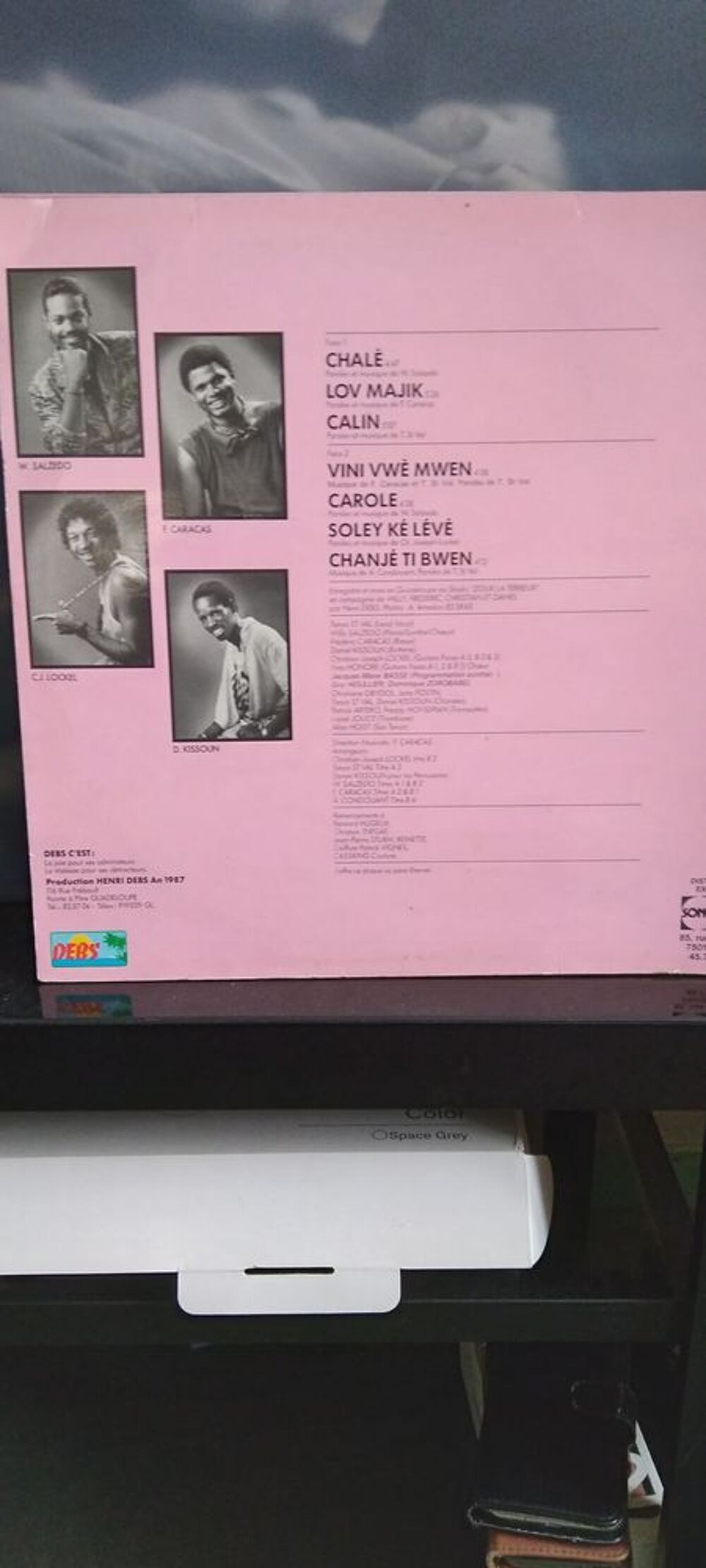 un vinyle de musique tropicale CD et vinyles