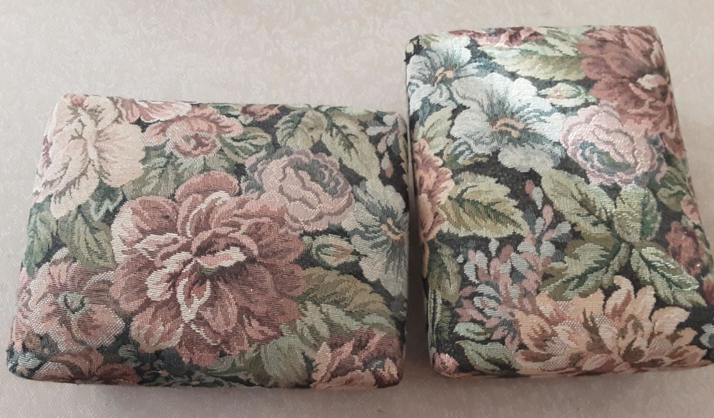 Lot de 2 minis bancs rehausseurs de pieds Meubles