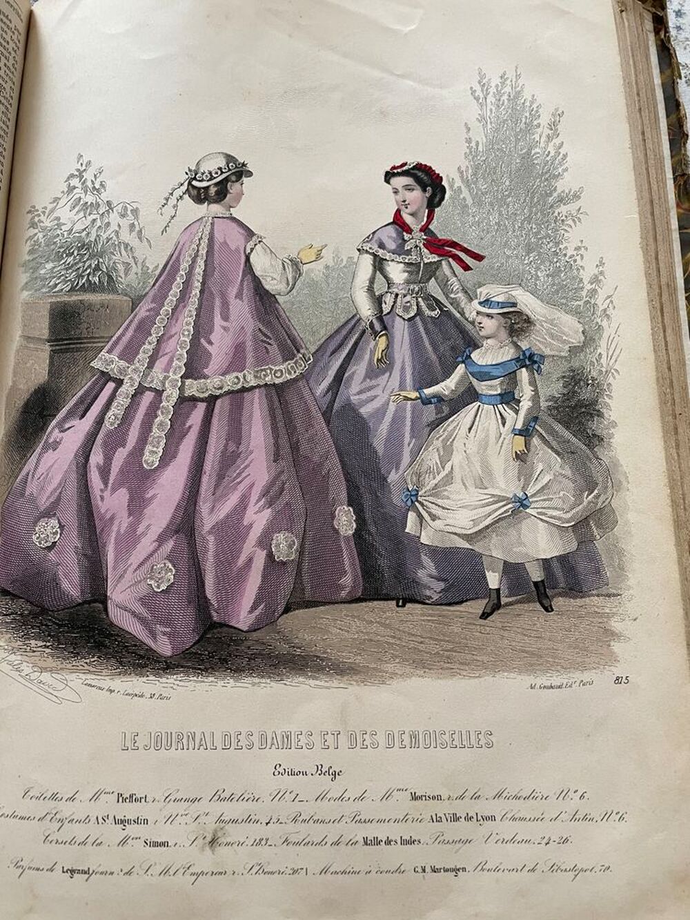 LIVRE ANCIEN DE MODE Décoration