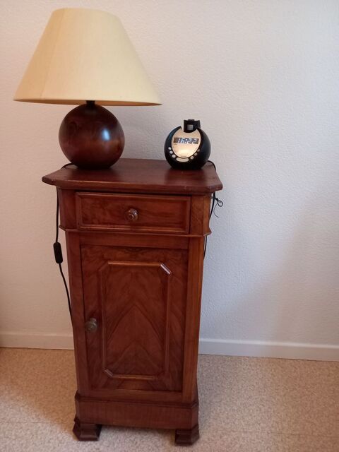 TABLE DE CHEVET 35 Mandelieu-la-Napoule (06)