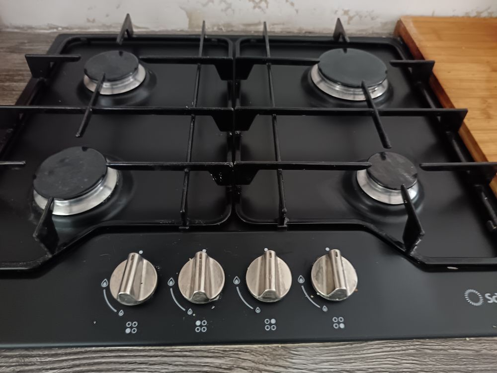 Gazini&egrave;re 4 feux Electroménager
