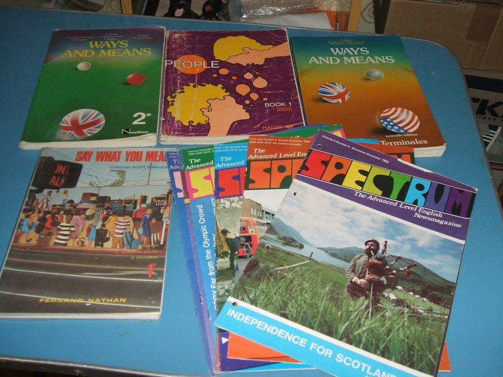  DON de 4 ANCIENS MANUELS SCOLAIRES (anglais Livres et BD