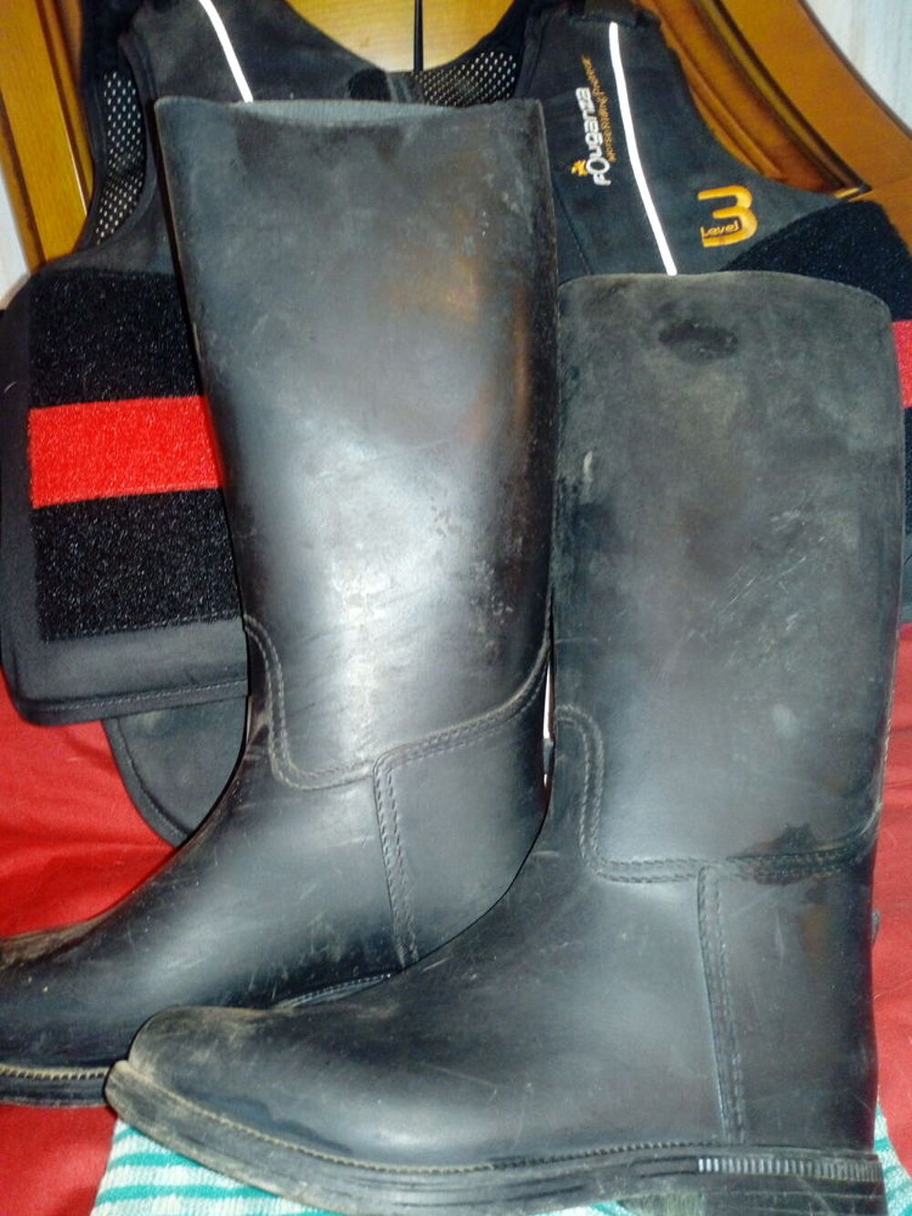 prot&egrave;ge dos &eacute;quitation 8 ans+bottes taille 30 Sports
