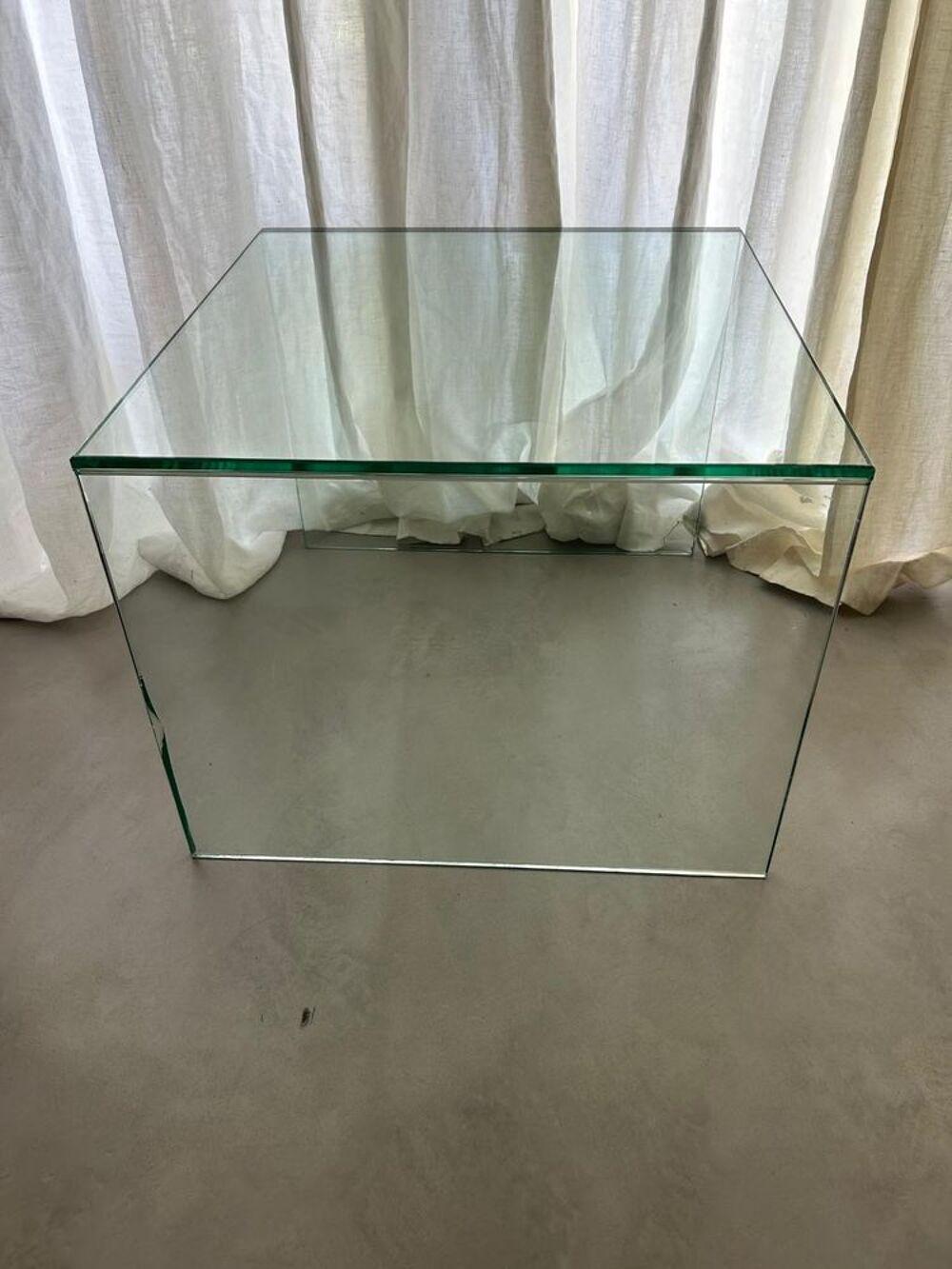 2 tables d'appui en verre Meubles