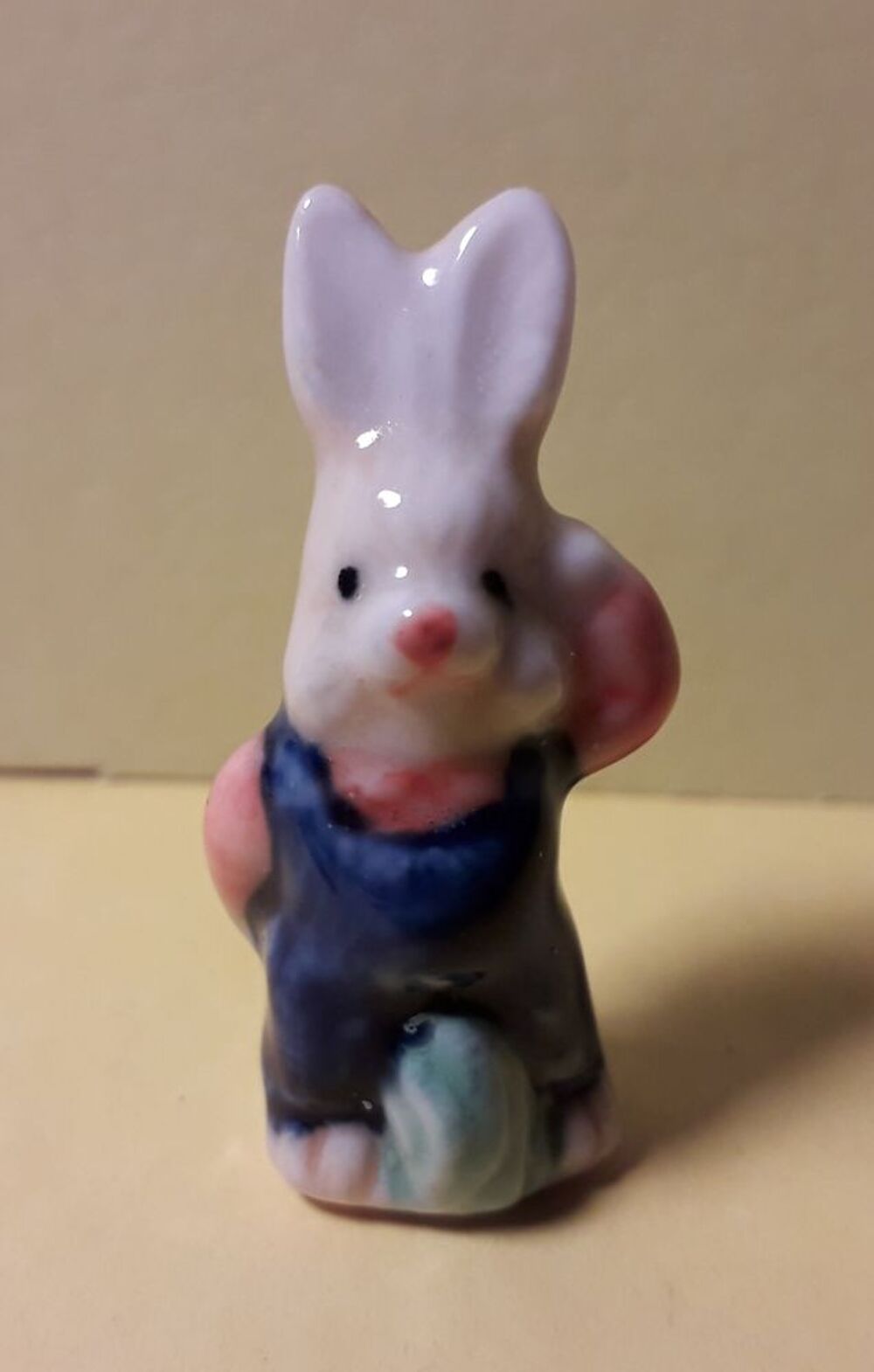 Vintage : lot de 2 f&egrave;ves : th&egrave;me lapin 