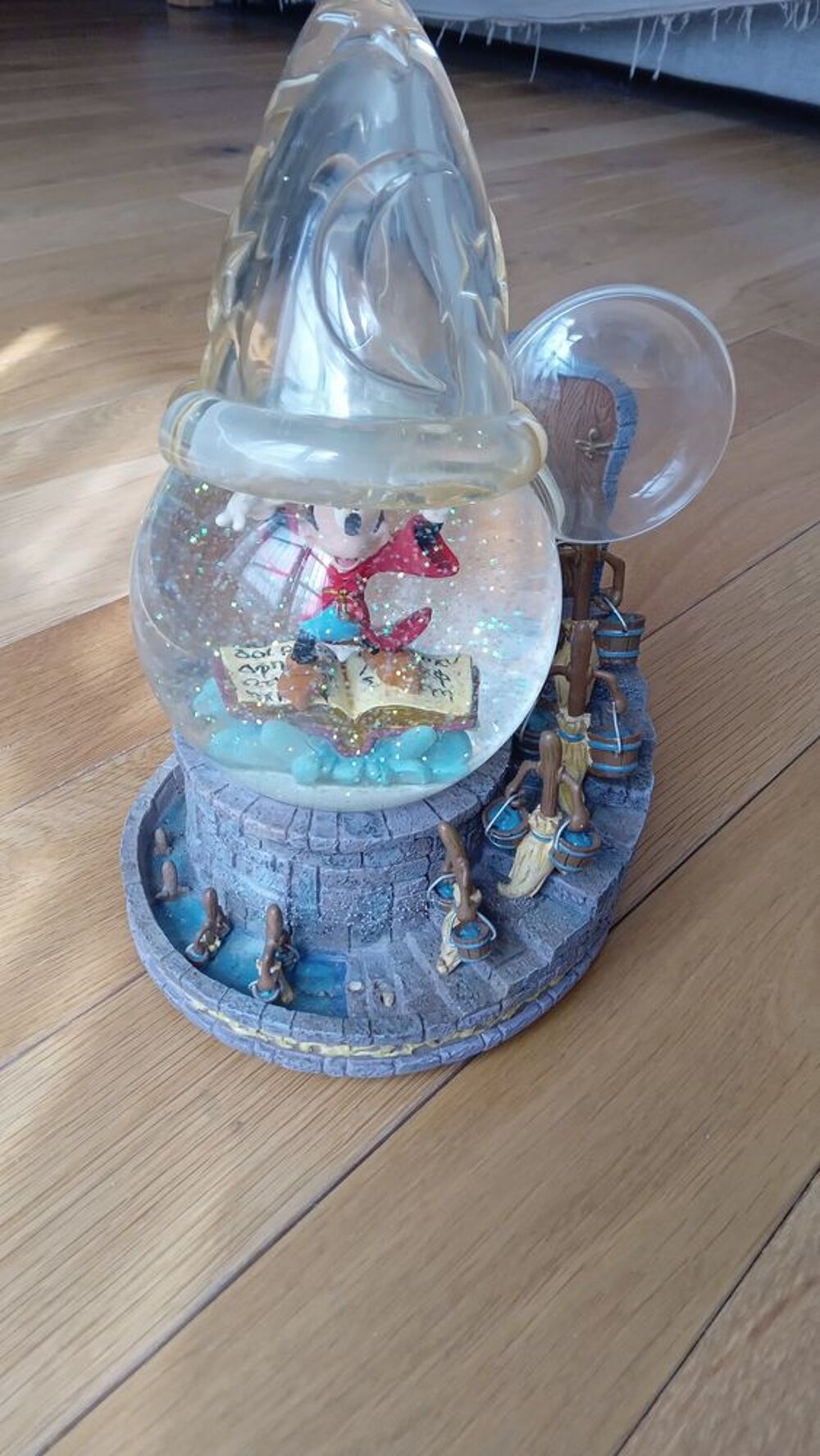 Boule &agrave; neige musicale Disney Décoration