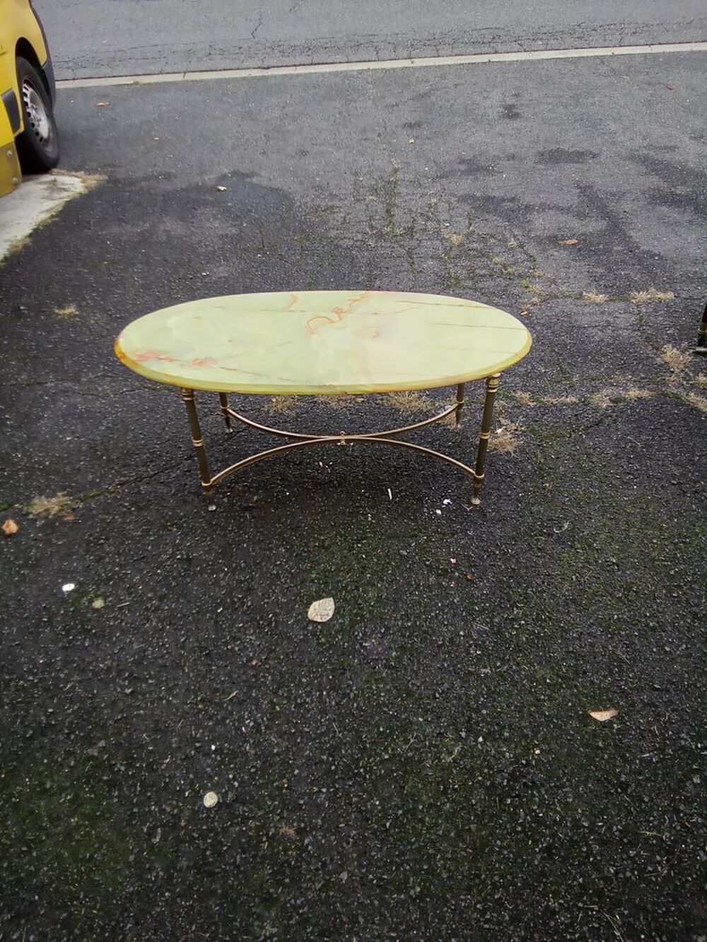 table basse en marbre et laiton Meubles