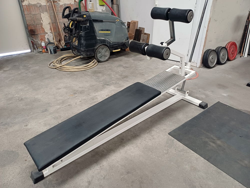 Banc &agrave; abdominaux Mat&eacute;riel PANATTA SPORT en bon &eacute;tat Sports