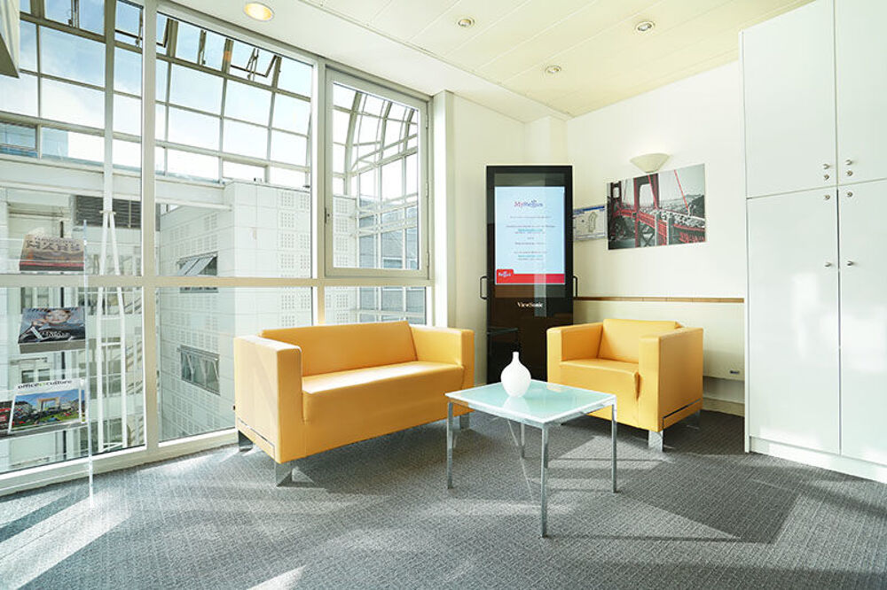   Basculez vers un espace de bureau ouvert prêt à l'emploi pour 15 personnes à Paris Roissy Airport HQ Tremblay-en-france