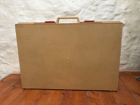 Coffret table de camping avec deux pliants. 20 Escales (11)