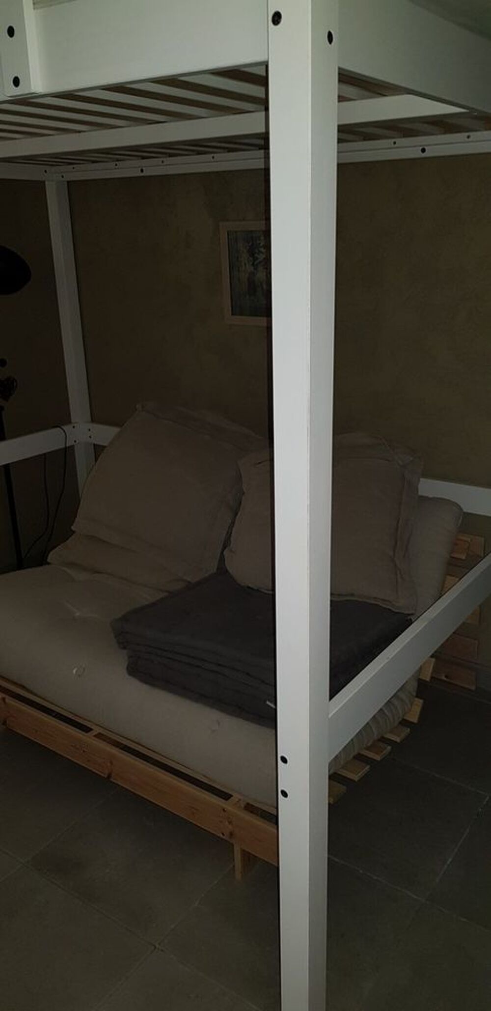 lit superpos&eacute;s: a l'&eacute;tage un lit double en bas banquette lit Meubles