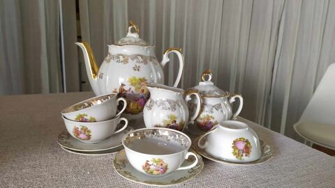 Service vintage à thé ou café en porcelaine (complet) 95 Bidart (64)