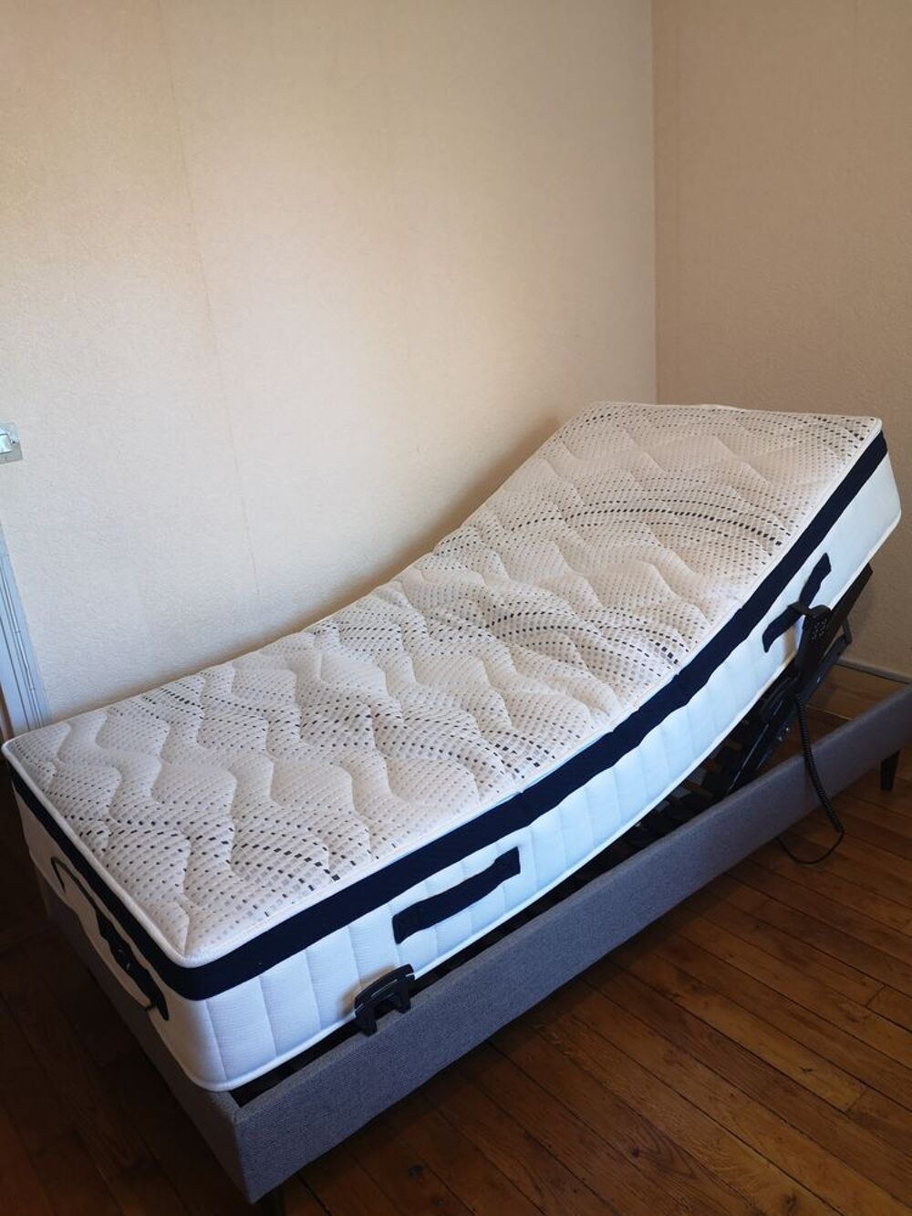 Lit sommier &eacute;lectrique Meubles