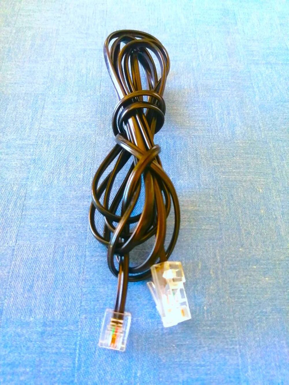 C&acirc;ble t&eacute;l&eacute;phonique (ou c&acirc;ble RJ11) neuf Téléphones et tablettes
