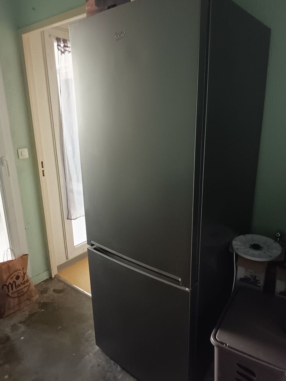 : combin&eacute; r&eacute;frig&eacute;rateur/cong&eacute;lateur marque BEKO Electroménager