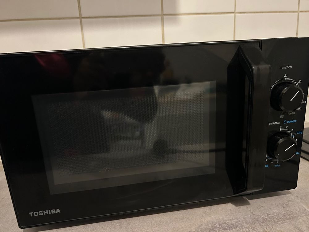 Micro-onde grill Toshiba noir Electromnager