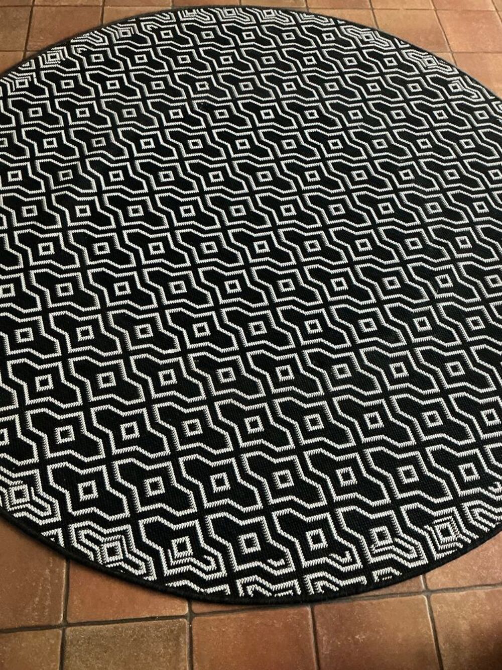 Superbe tapis rond 1 m 60 de diam&egrave;tre ,intact Décoration