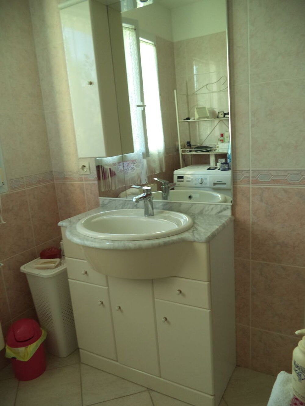 mobilier de salle de bains, Meubles