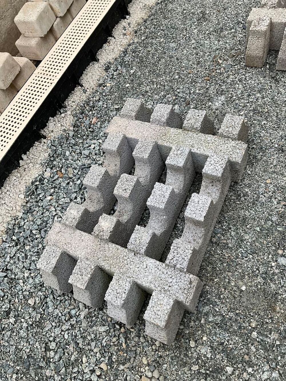 Dalles b&eacute;ton carrossable Bricolage