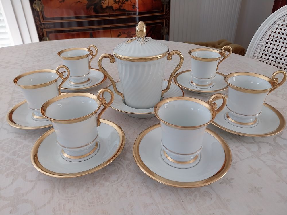 Service &agrave; caf&eacute; NAPOL&Eacute;ON en porcelaine de Limoges Giraud Décoration
