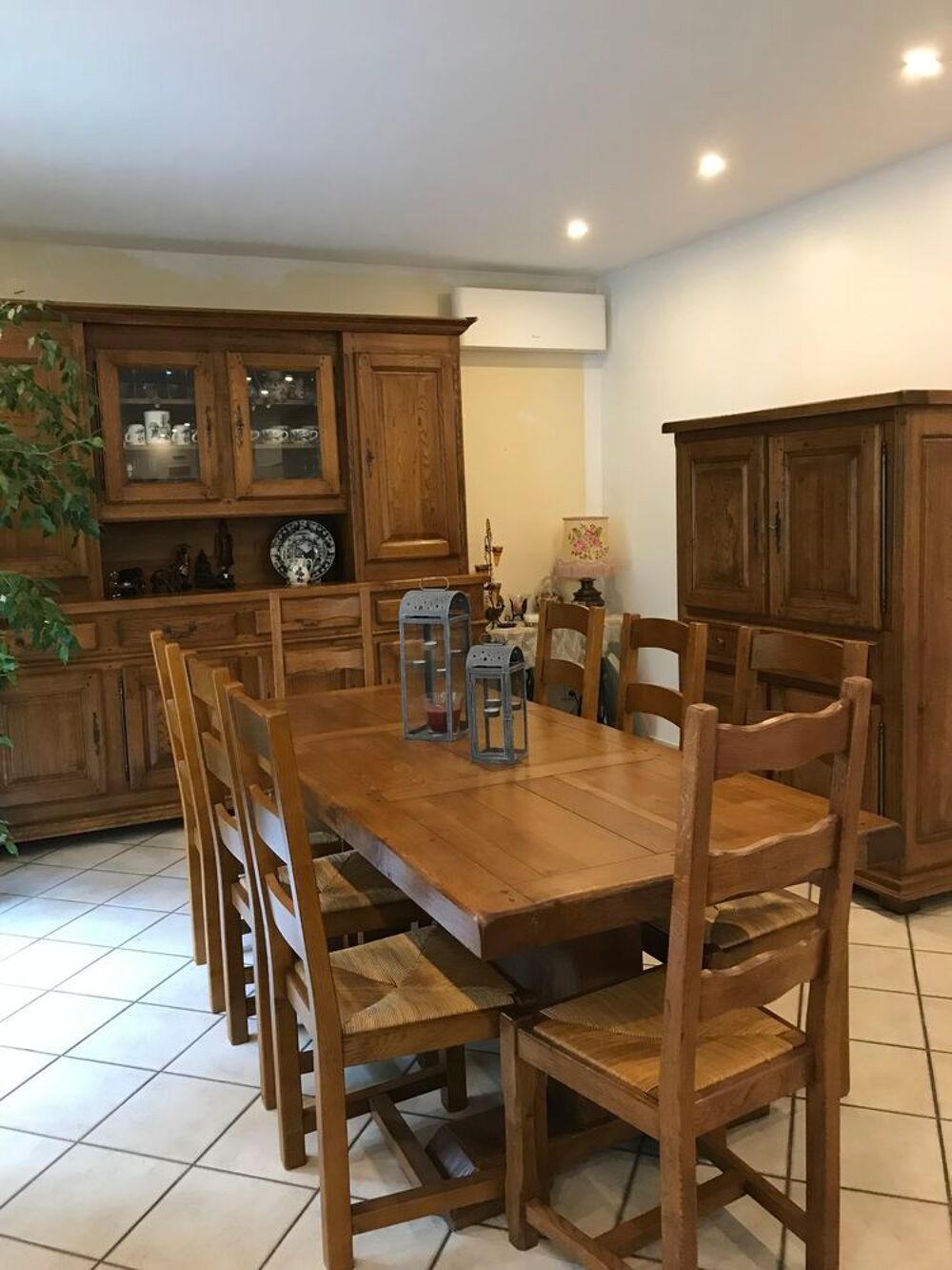 Salle &agrave; manger en ch&ecirc;ne massif Meubles