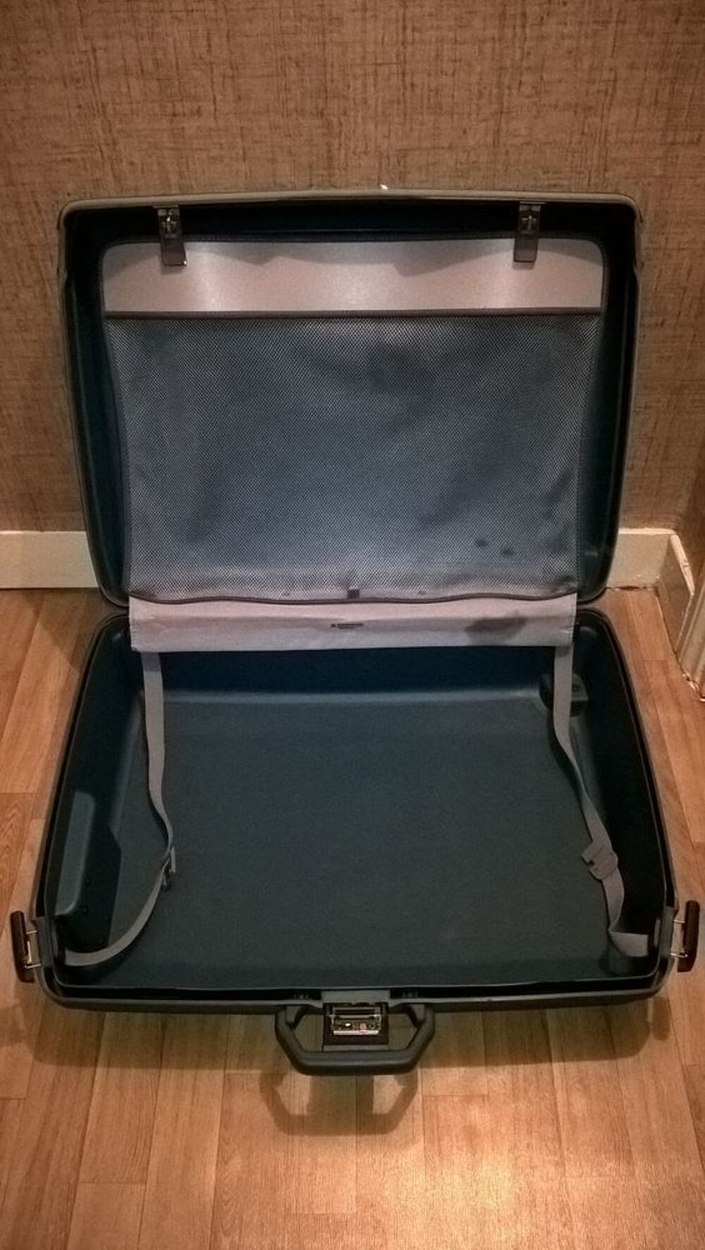 Valise rigide SAMSONITE. Maroquinerie