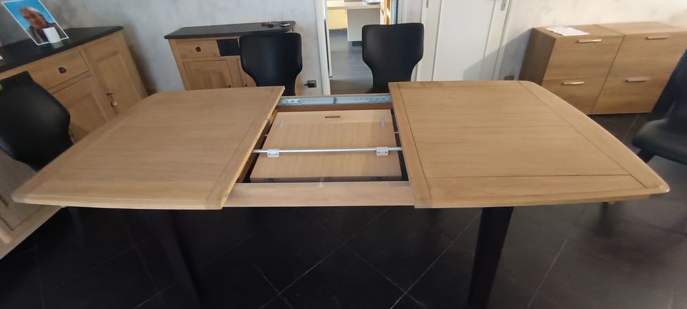 Salle &agrave; manger en ch&ecirc;ne Meubles