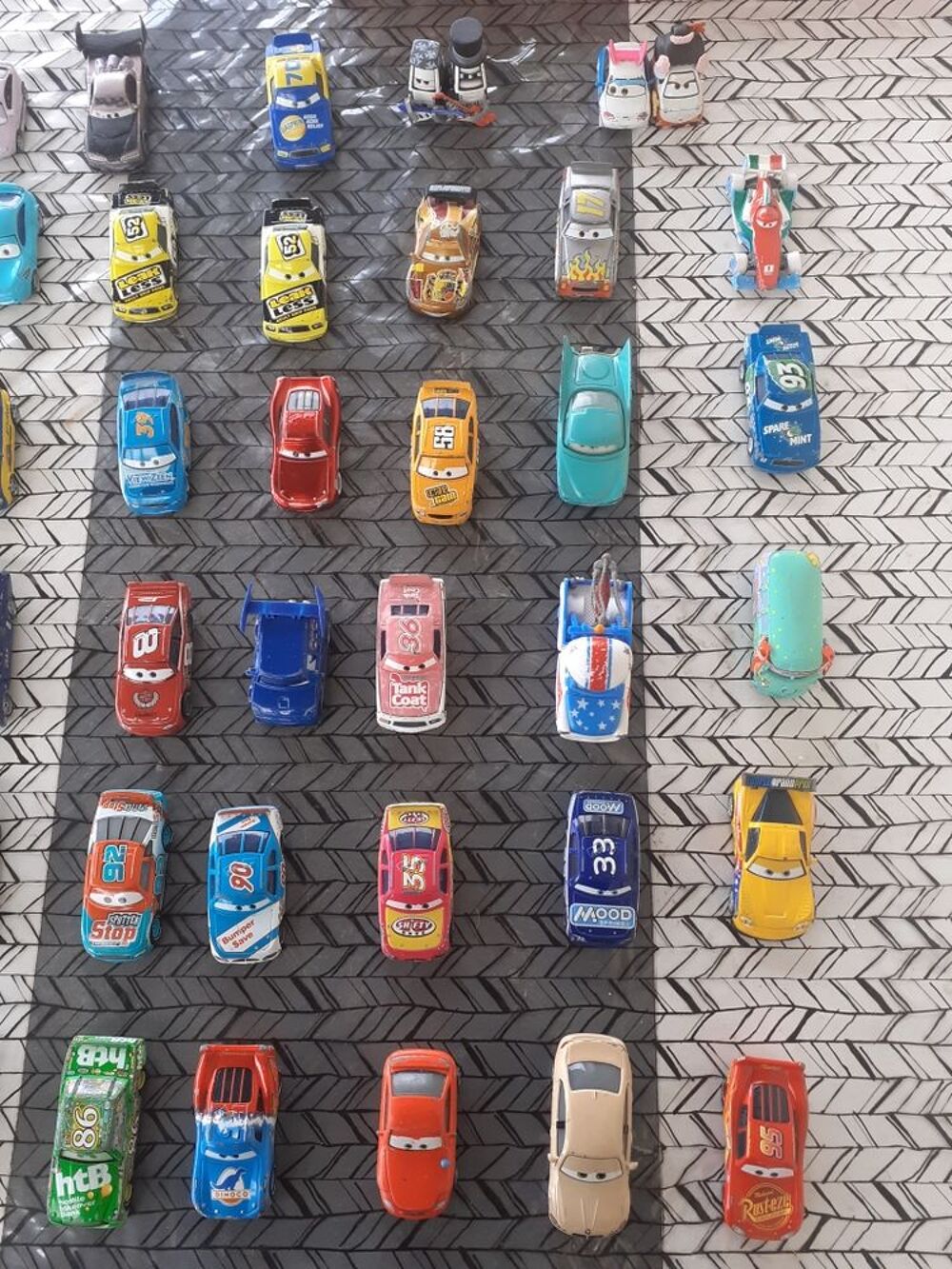 Ensemble/lot voitures cars bas prix Jeux / jouets