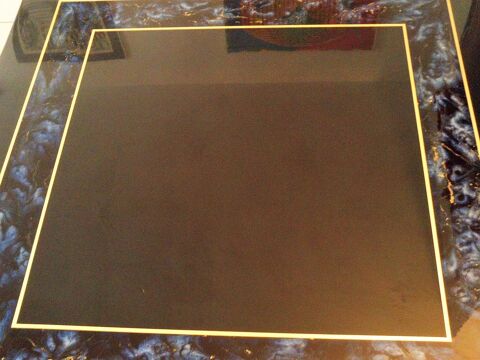 Table basse laqu bleu :110 X 110 130 Elne (66)