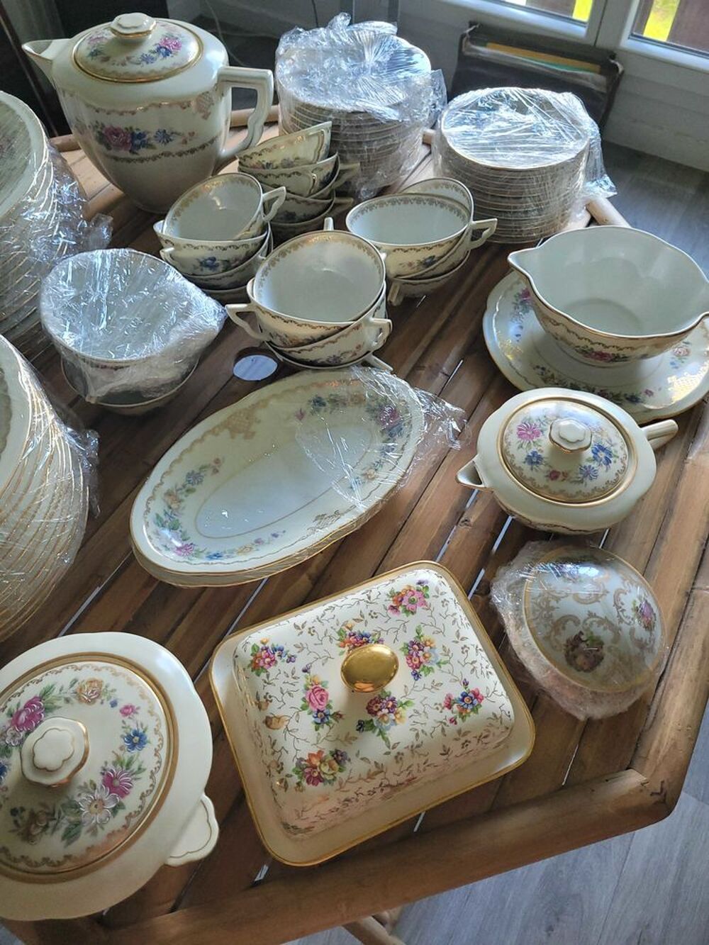 m&eacute;nag&egrave;re en porcelaine de Limoge 