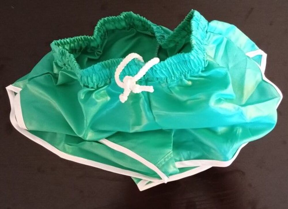Short Vintage Neuf Nylon Polyamide Vert/Blanc Size S/L 40 Vêtements