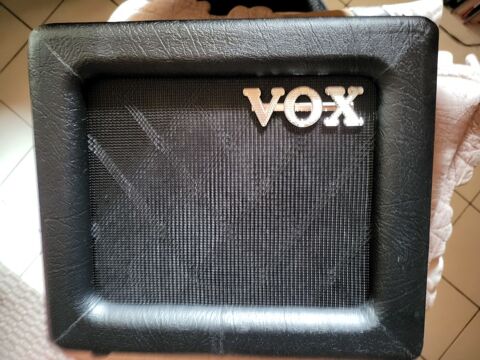 AMPLI VOX  50 Chambry (73)