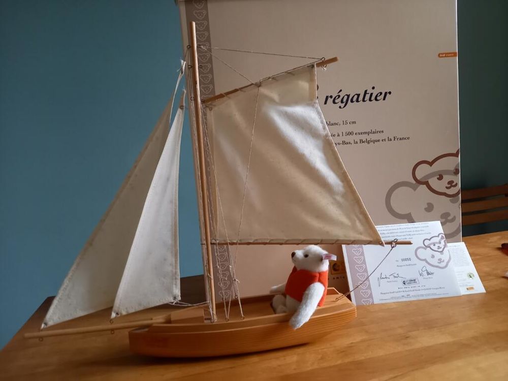 Steiff, Le r&eacute;gatier/767634, (ours et voilier) 