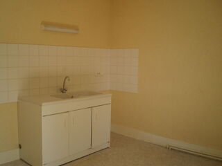  Appartement � louer 3 pi�ces 70 m� Saint-christophe-en-brionnais