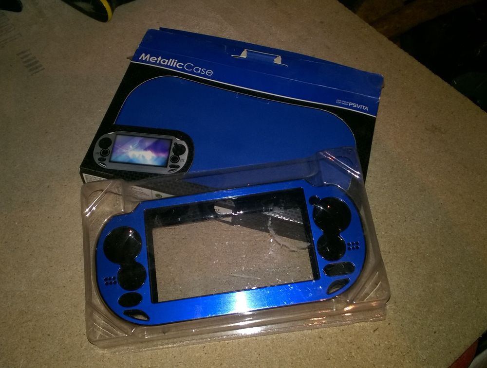 Coque protection Metallic Case Sony PS Vita Consoles et jeux vidéos