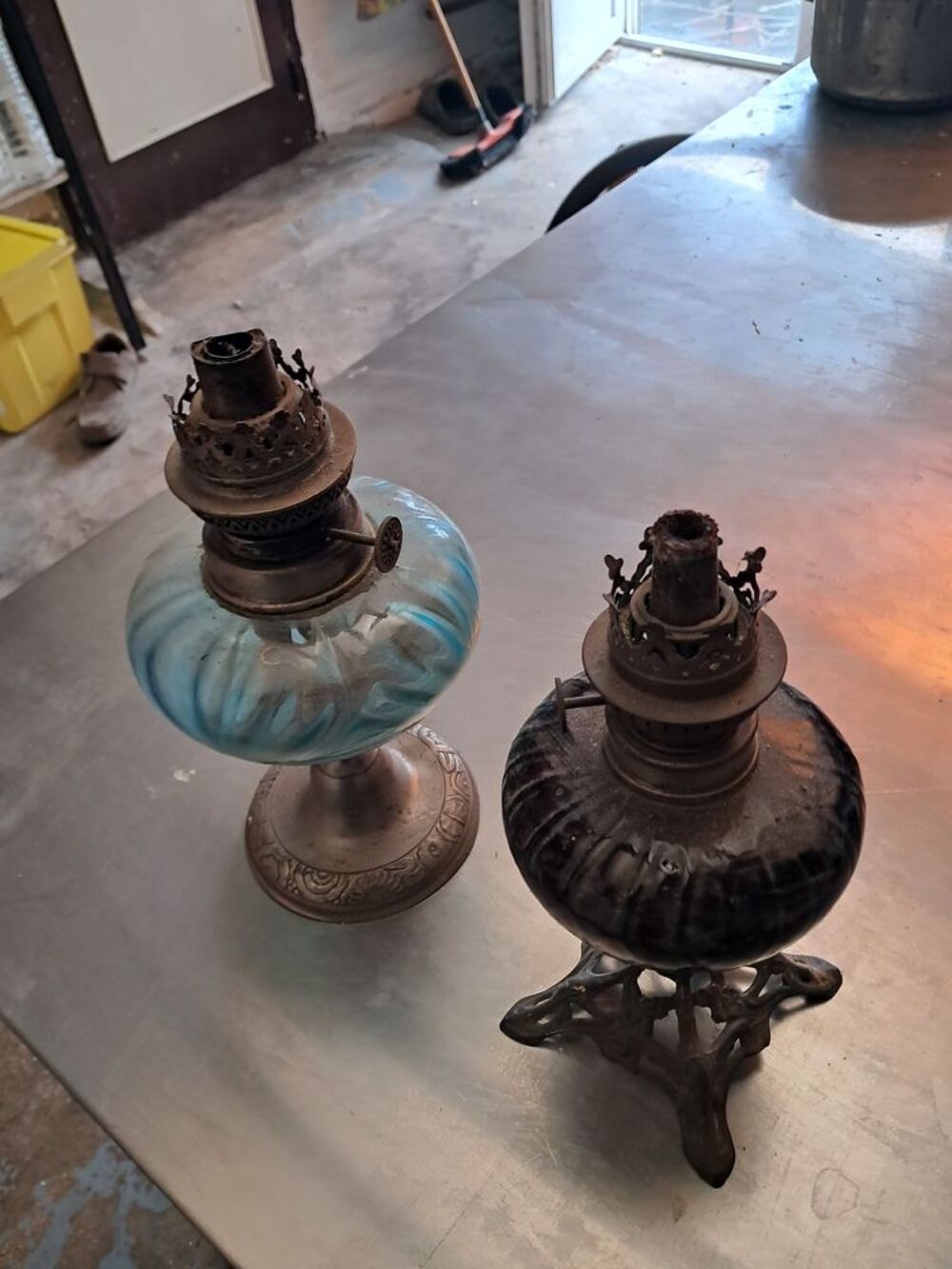 2 lampes &agrave; p&eacute;troles Décoration