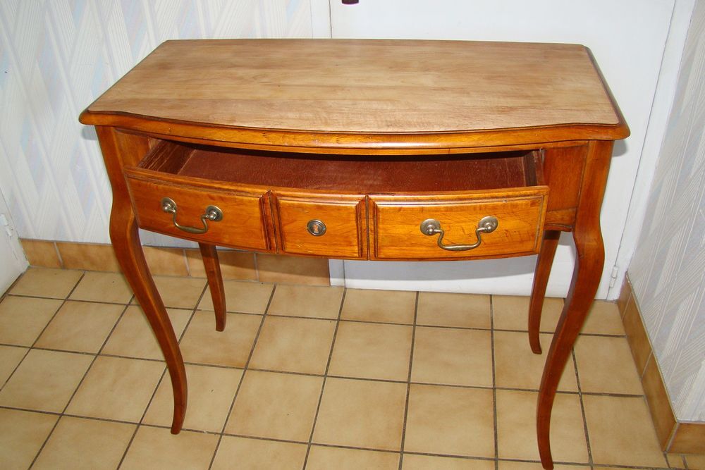 Console / bureau de style Louis XV 
Meubles