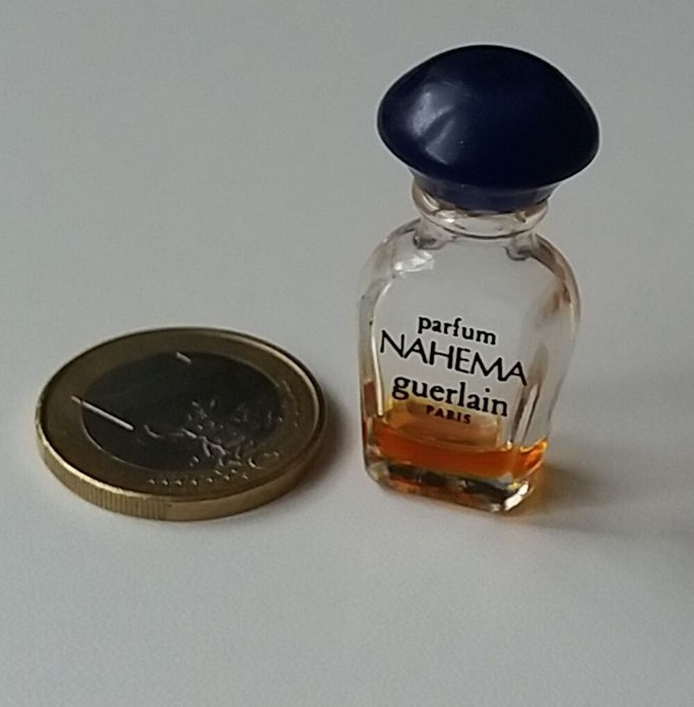 8 miniatures de parfum &agrave; 3,50  